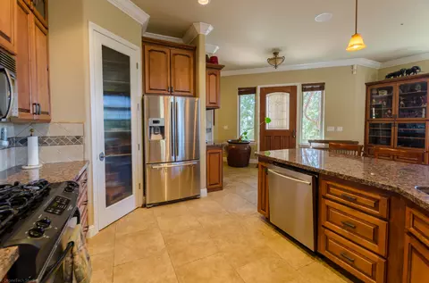 1488 Benton Dr, Redding, CA 96003 photo 9