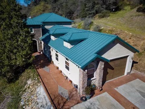 1488 Benton Dr, Redding, CA 96003 photo 3