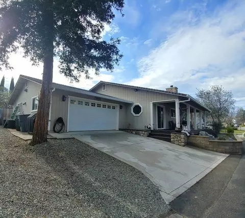 4035 Travona St, Redding, CA 96001 photo 1