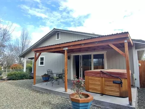 4035 Travona St, Redding, CA 96001 photo 5