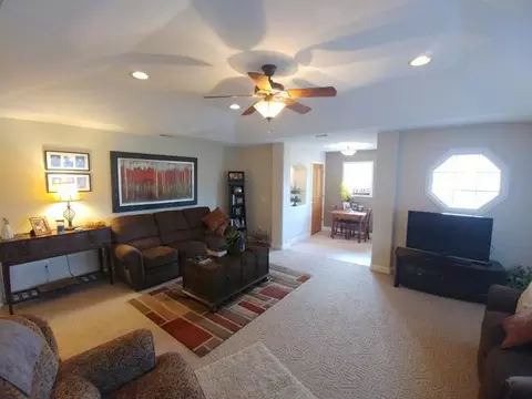 4035 Travona St, Redding, CA 96001 photo 19