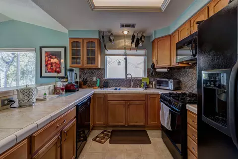 3388 Stanford Dr, Redding, CA 96003 photo 9