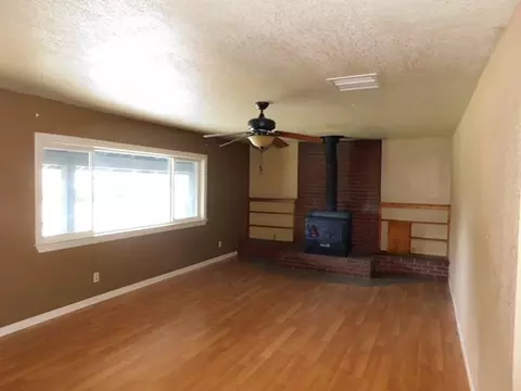 5887 Live Oak Ln, Redding, CA 96001 photo 3