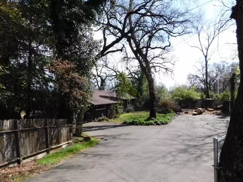 5887 Live Oak Ln, Redding, CA 96001 photo 2