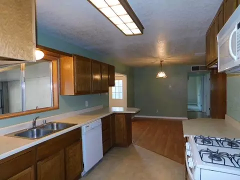 5887 Live Oak Ln, Redding, CA 96001 photo 5
