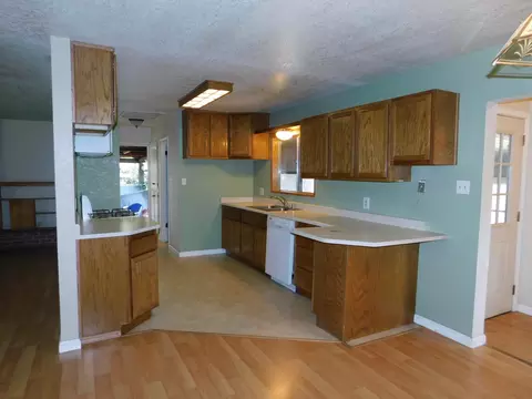 5887 Live Oak Ln, Redding, CA 96001 photo 4
