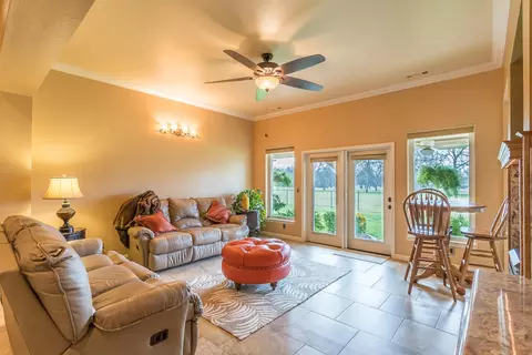 2140 Hope Ln, Redding, CA 96003 photo 4