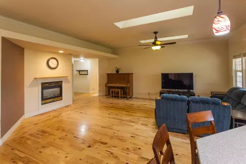 3013 Park Pl, Anderson, CA 96007 photo 5