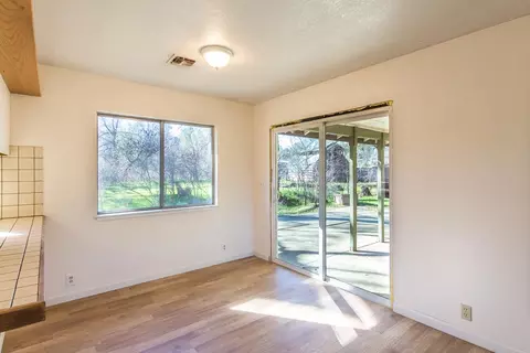 20387 Sudan Ln, Redding, CA 96003 photo 9