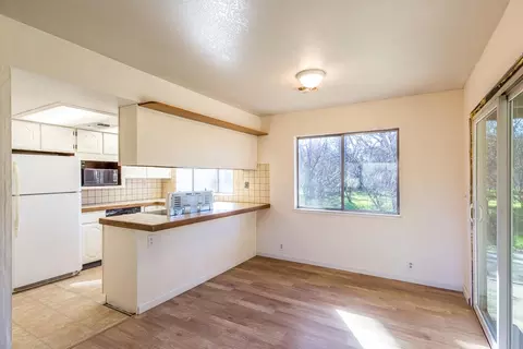 20387 Sudan Ln, Redding, CA 96003 photo 10