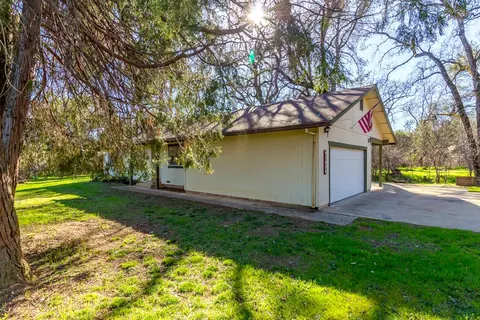 20387 Sudan Ln, Redding, CA 96003 photo 1