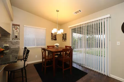 1893 Juarez Ln, Redding, CA 96003 photo 3