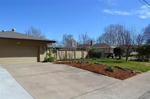 450 Brearcliffe Dr, Red Bluff, CA 96080 photo 2