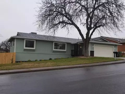 2700 Carolee Ct, Redding, CA 96002 photo 1