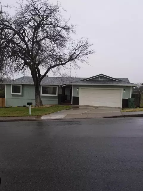 2700 Carolee Ct, Redding, CA 96002 photo 2