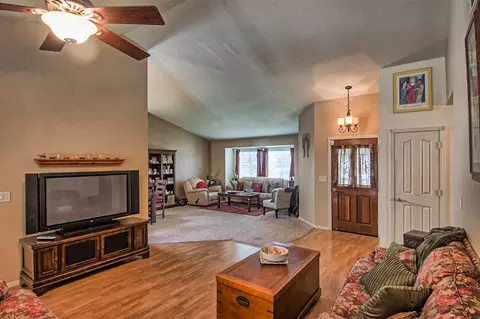 2139 Sophy Pl, Redding, CA 96003 photo 4