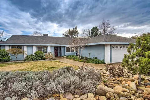 2395 Sonoma St, Redding, CA 96001 photo 1