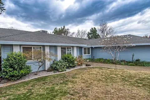 2395 Sonoma St, Redding, CA 96001 photo 2