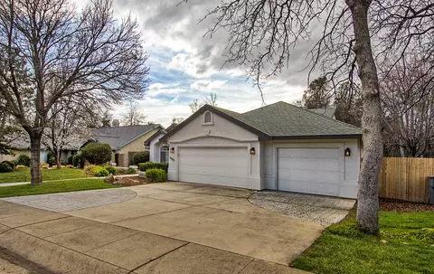 3480 Woodbury Dr, Redding, CA 96002 photo 3
