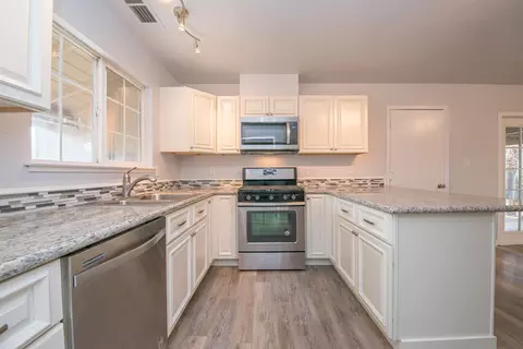 1130 Riviera Dr, Redding, CA 96001 photo 7