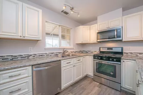1130 Riviera Dr, Redding, CA 96001 photo 6