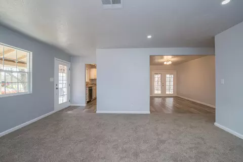 1130 Riviera Dr, Redding, CA 96001 photo 4