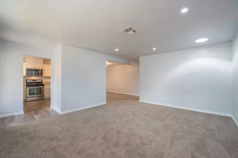 1130 Riviera Dr, Redding, CA 96001 photo 2