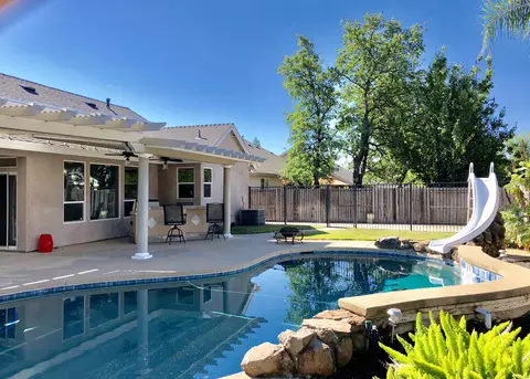 580 Casa Buena St, Redding, CA 96003 photo 1