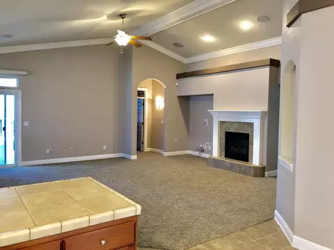 580 Casa Buena St, Redding, CA 96003 photo 5