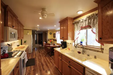 21098 Joanna Way, Redding, CA 96003 photo 3