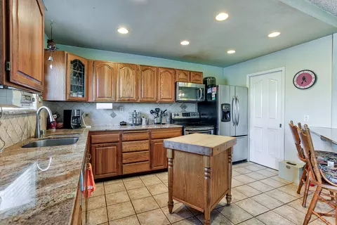 20243 E Margarita Ct, Redding, CA 96002 photo 12