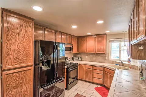 3404 Timbercreek Dr, Redding, CA 96002 photo 10