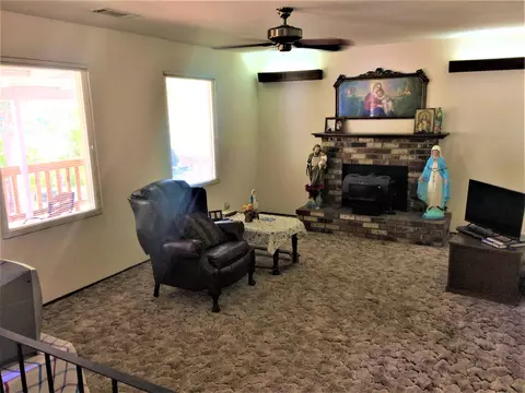 20404 Gibson Ct, Redding, CA 96002 photo 8