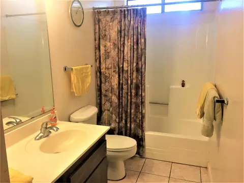 20404 Gibson Ct, Redding, CA 96002 photo 9