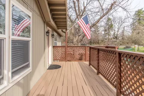 19080 Genevieve Rd, Redding, CA 96003 photo 3