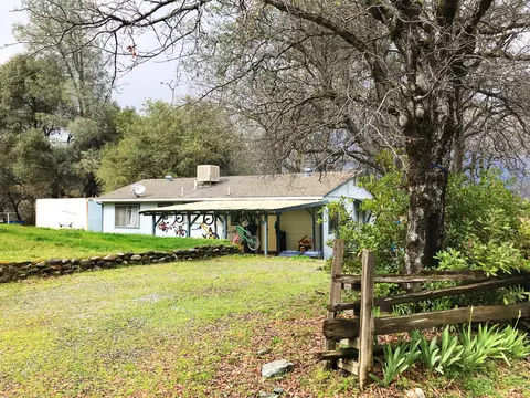 10790 Beehive Rd, Redding, CA 96001 photo 2
