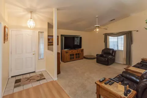 11541 Amir Ct, Redding, CA 96003 photo 4