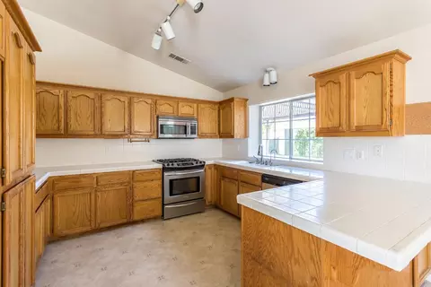 2611 Evergreen Way, Redding, CA 96001 photo 9