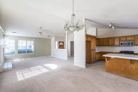 2611 Evergreen Way, Redding, CA 96001 photo 8