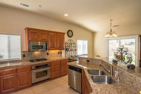 2196 Terra Nova Dr, Redding, CA 96003 photo 2