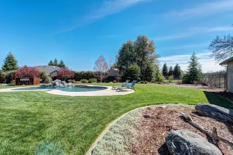 7467 Caballo Way, Redding, CA 96002 photo 38