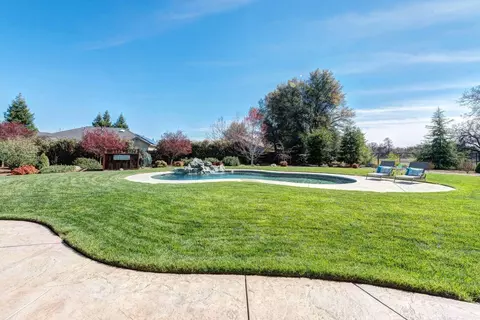 7467 Caballo Way, Redding, CA 96002 photo 36