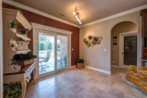 7467 Caballo Way, Redding, CA 96002 photo 12