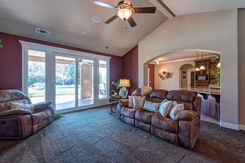 7467 Caballo Way, Redding, CA 96002 photo 6
