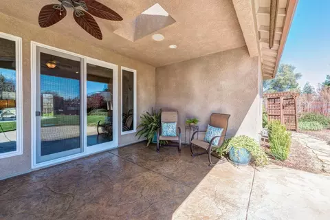 7467 Caballo Way, Redding, CA 96002 photo 32