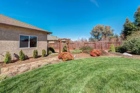 7467 Caballo Way, Redding, CA 96002 photo 34