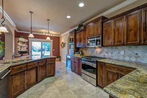 7467 Caballo Way, Redding, CA 96002 photo 8