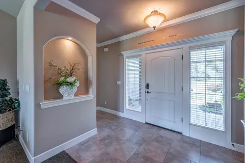 7467 Caballo Way, Redding, CA 96002 photo 4