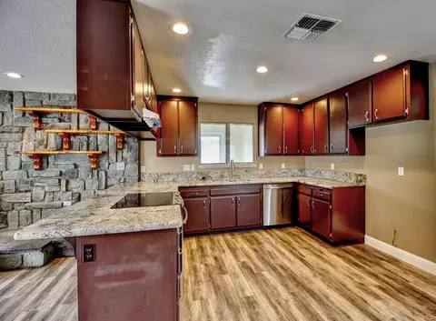2960 Starlight Blvd, Redding, CA 96001 photo 7