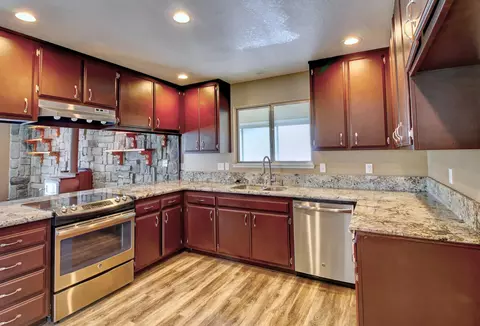 2960 Starlight Blvd, Redding, CA 96001 photo 6